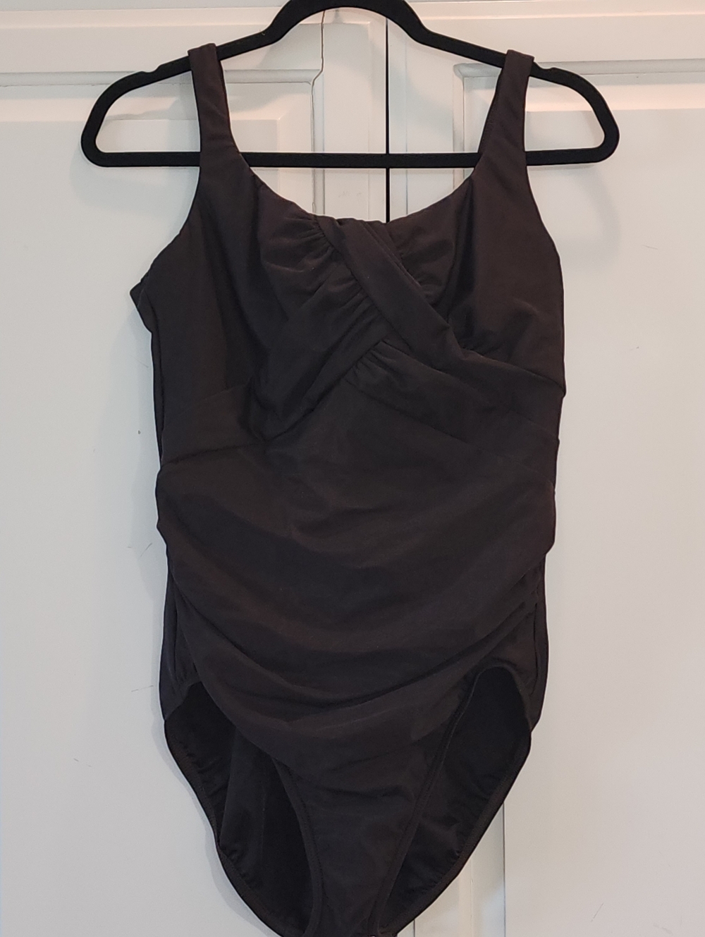 Lands' End Size 16  Black One-Piece Swimsuit with Ruched Twisted Front